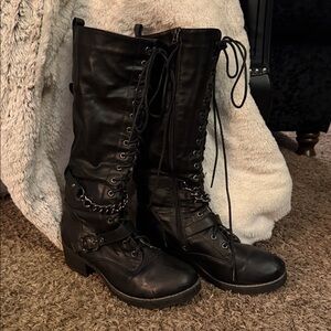 Women’s Edgy Black Combat Boots 🔥